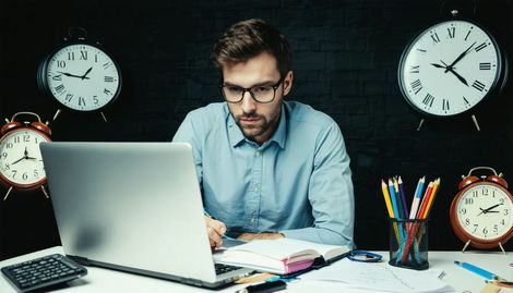 Yaratıcı Yazarlıkta Zaman Yönetimi Teknikleri ile Verimliliği Artırmak